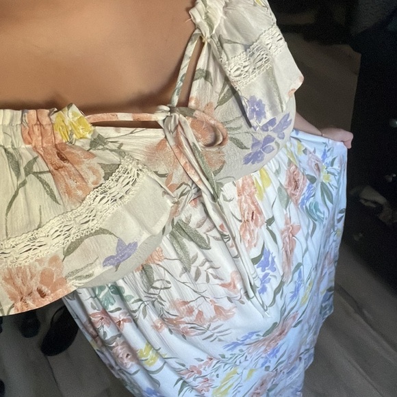 Floral Maxi Dress - Picture 9 of 11